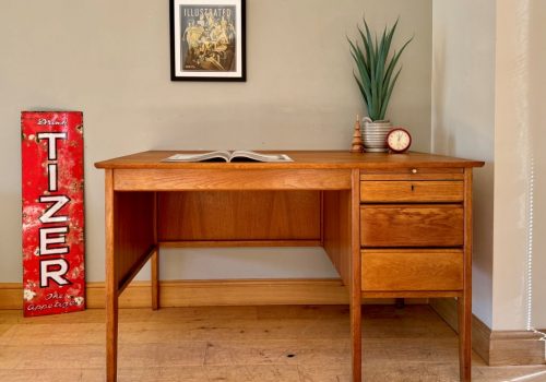 DSJDesk1